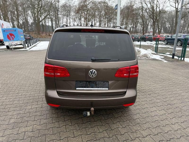 Gebraucht VW Touran Comfortline 140 PS (102 kW) 2011 Braun Van / Kleinbus