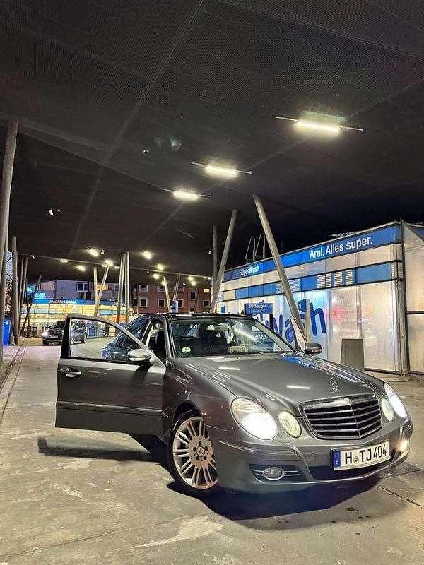 Gebraucht Mercedes E420 Elegance 314 PS (230 kW) 2006 Silber Limousine