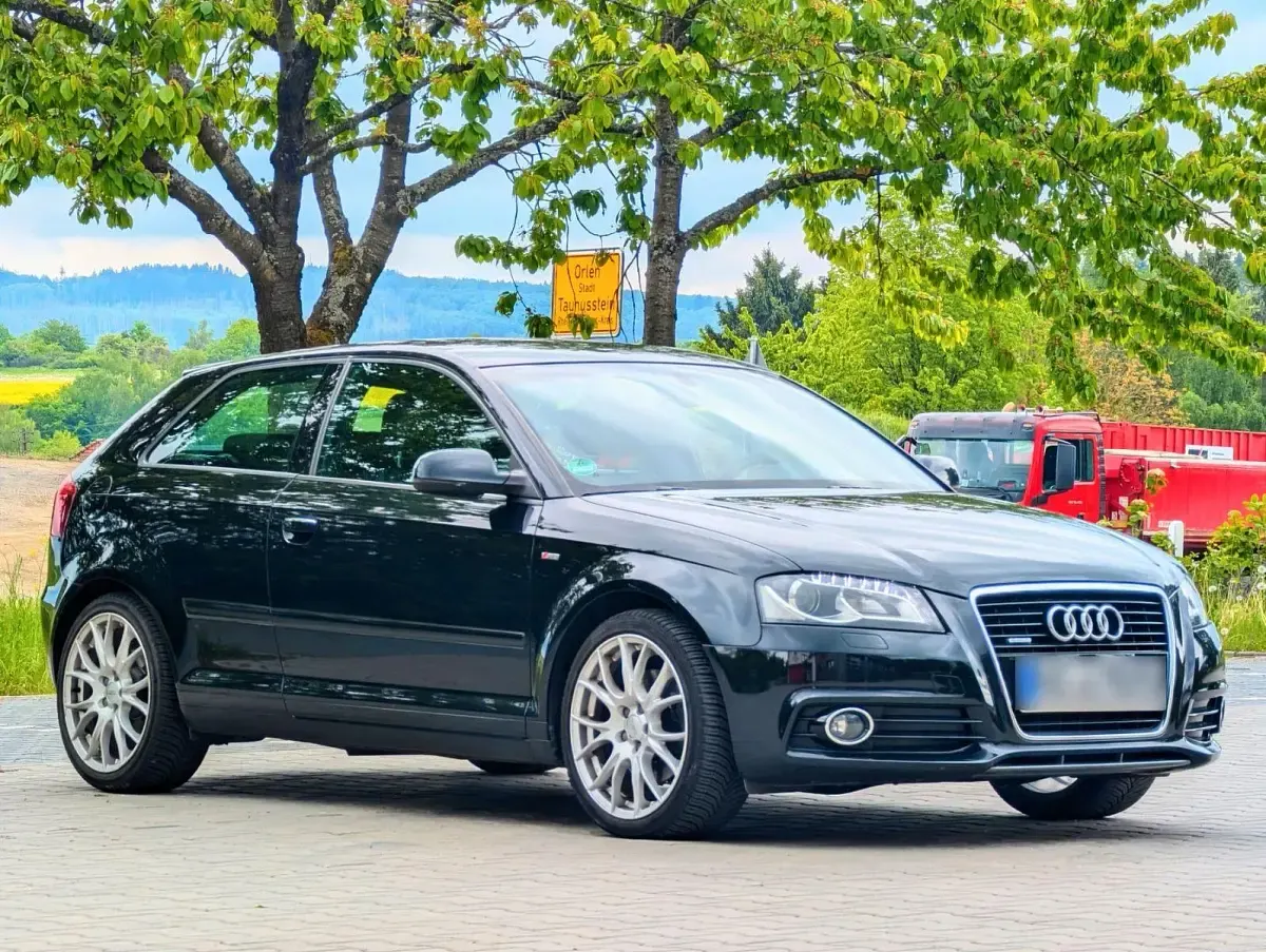 Używany Audi A3 S-Line 200 KM (147 kW) 2011 Czarny Hatchback