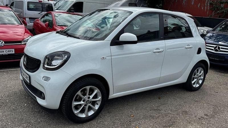 Weiß Gebraucht 2018 Smart ForFour Passion Limousine | 8.990 € (Etwas zu teuer) - Bild 1/4