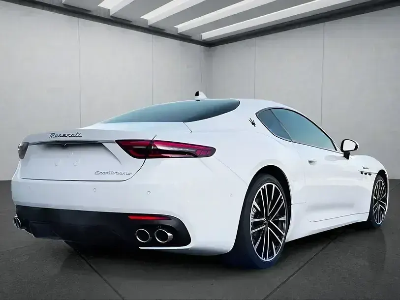 Gebraucht Maserati Granturismo 491 PS (361 kW) 2024 Weiß Coupé