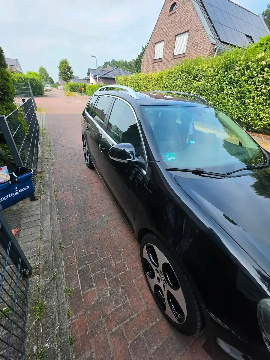 Gebraucht VW Golf VI 140 PS (102 kW) 2010 Schwarz Kleinwagen