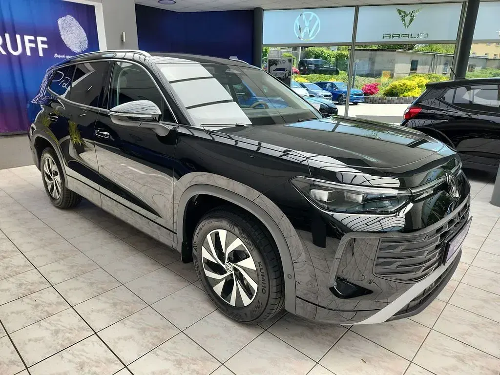 Neu VW Tayron Life 150 PS (110 kW) 2026 Grenadillschwarz met. SUV