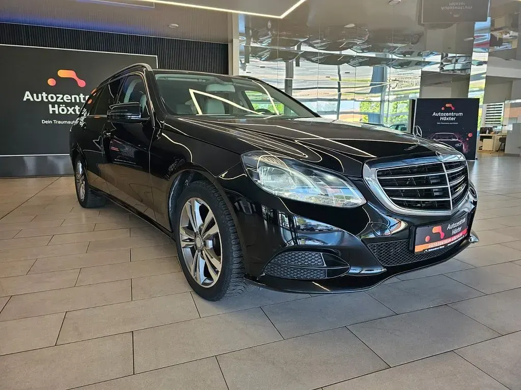 Gebraucht Mercedes E220 170 PS (125 kW) 2014 Schwarz Limousine