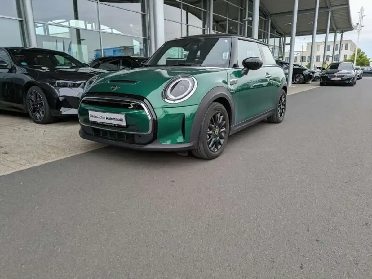 Gebraucht Mini Cooper SE 135 kW (184 PS) 2023 Grün Kleinwagen