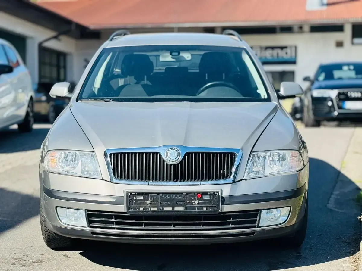 Gebraucht Skoda Octavia Ambiente 116 PS (85 kW) 2008 Grau Kombi