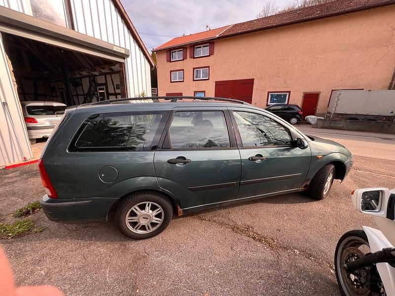 Gebraucht Ford Focus 100 PS (73 kW) 2002 Grün Kombi