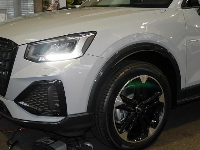 Używany Audi Q2 Advanced Plus 150 KM (110 kW) 2024 Szary SUV