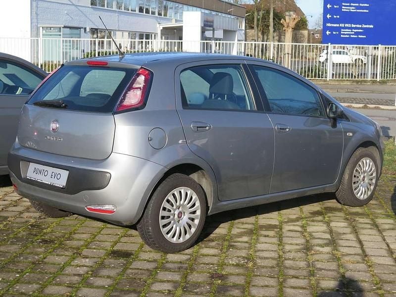 Gebraucht Fiat Punto Evo 69 PS (50 kW) 2012 Silber Kleinwagen