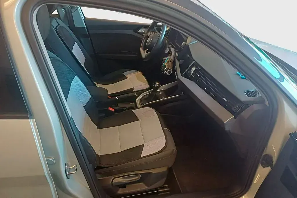 Gebraucht Audi A1 Ambiente 110 PS (80 kW) 2023 Tausilber metallic SUV
