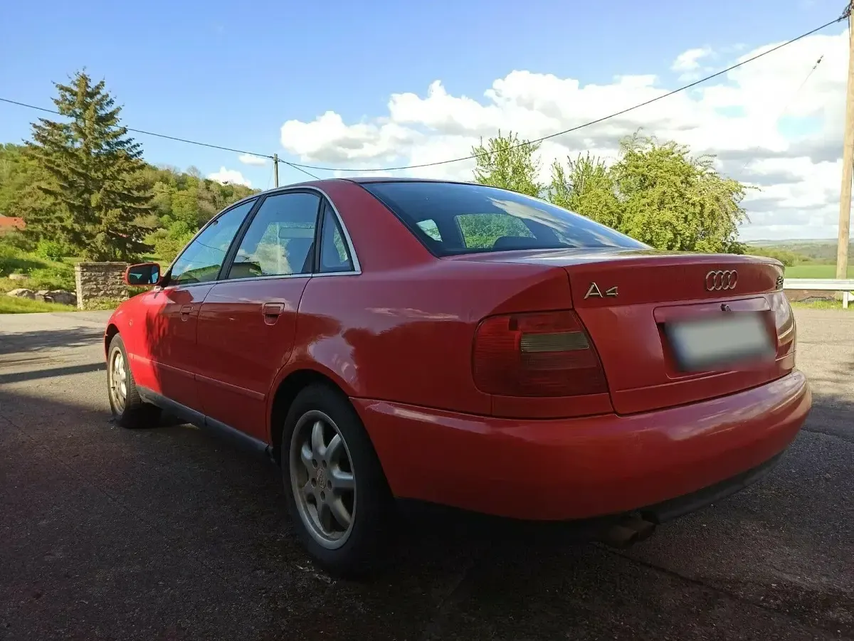 Gebraucht Audi A4 Sport 165 PS (121 kW) 1998 Rot Limousine