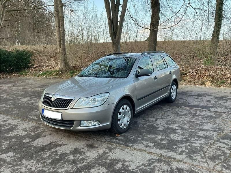 Gebraucht Skoda Octavia 122 PS (89 kW) 2013 Gelb Kombi