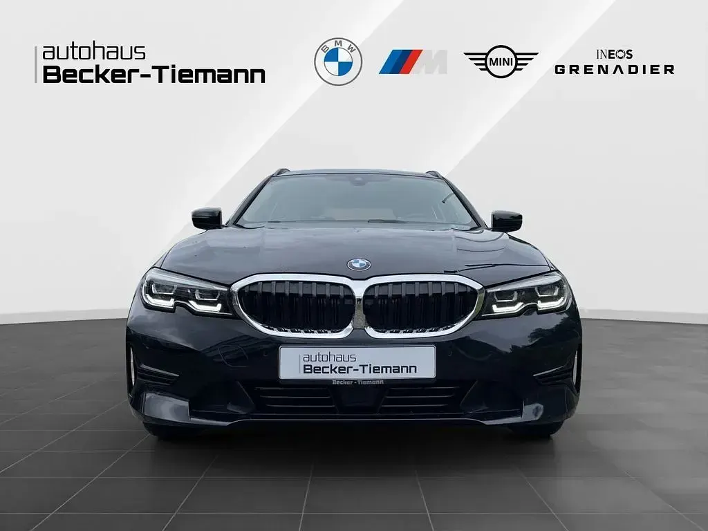 Gebraucht BMW 318 Advantage 150 PS (110 kW) 2022 Schwarz Limousine