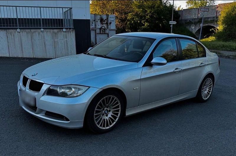 Second-hand BMW 320 163 CP (119 kW) 2006 Argintiu Berlinǎ