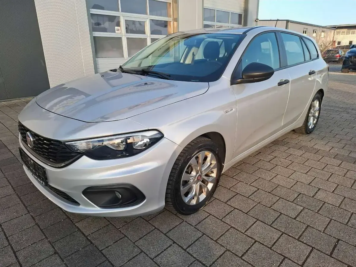 Gebraucht Fiat Tipo Street 95 PS (69 kW) 2019 Colore esterno Kombi
