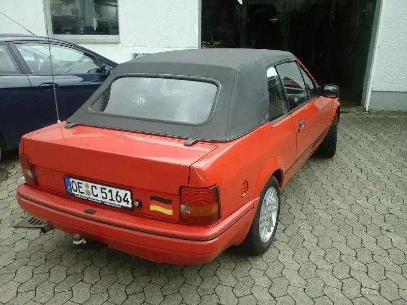 Gebraucht Ford Escort Cabriolet 90 PS (66 kW) 1987 Rot Cabrio