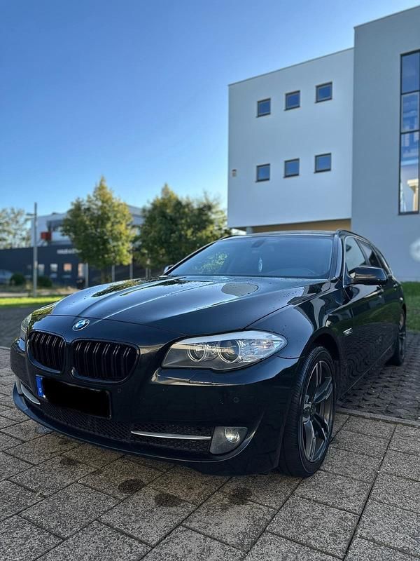 Schwarz Gebraucht 2012 BMW 520 Kombi | 7.000 € (Superpreis) - Bild 1/4