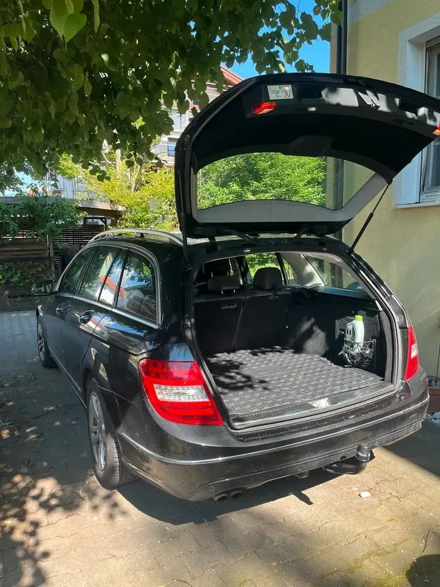 Gebraucht Mercedes C180 156 PS (114 kW) 2011 Schwarz Kombi