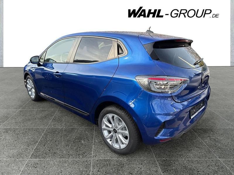Nieuw Renault Clio V Evolution 91 PK (66 kW) 2025 Blauw Sedan