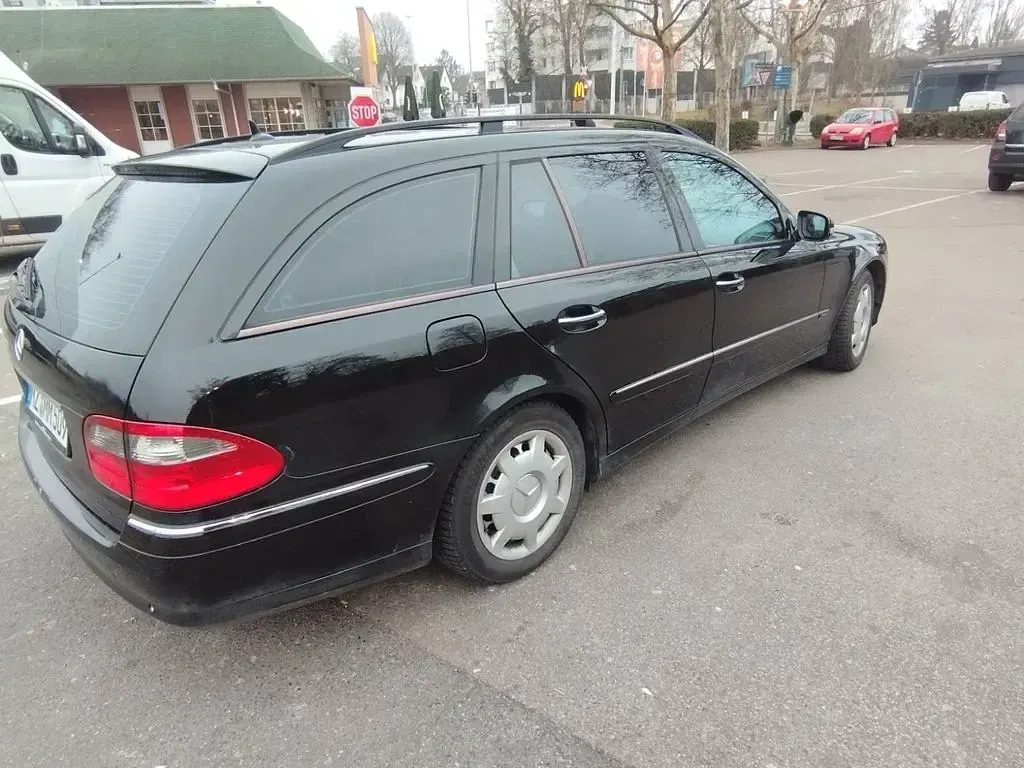 Gebraucht Mercedes E200 Avantgarde 189 PS (139 kW) 2007 Schwarz Limousine