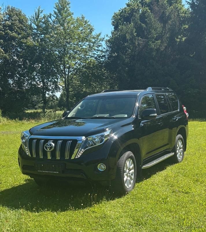 Schwarz Gebraucht 2016 Toyota Land Cruiser SUV | 29.900 € (Superpreis) - Bild 1/4