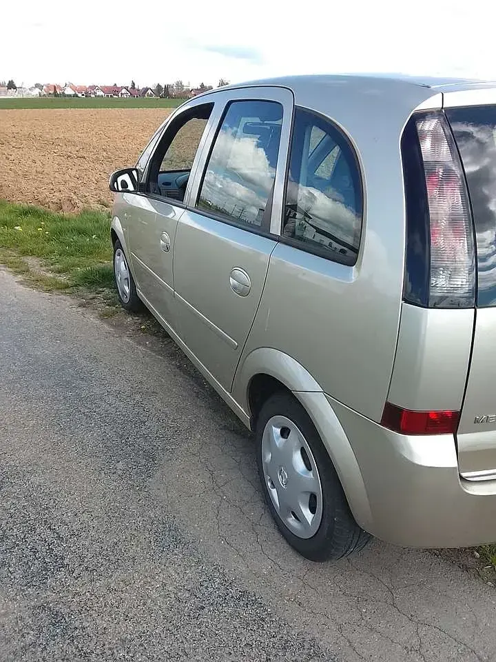 Usata Opel Meriva Edition 90 CV (66 kW) 2010 Monovolume