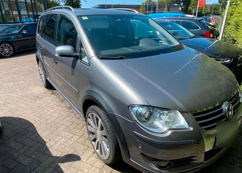 Grau Gebraucht 2008 VW Touran Cross Van / Kleinbus | 5.500 € (Superpreis) - Bild 1/4