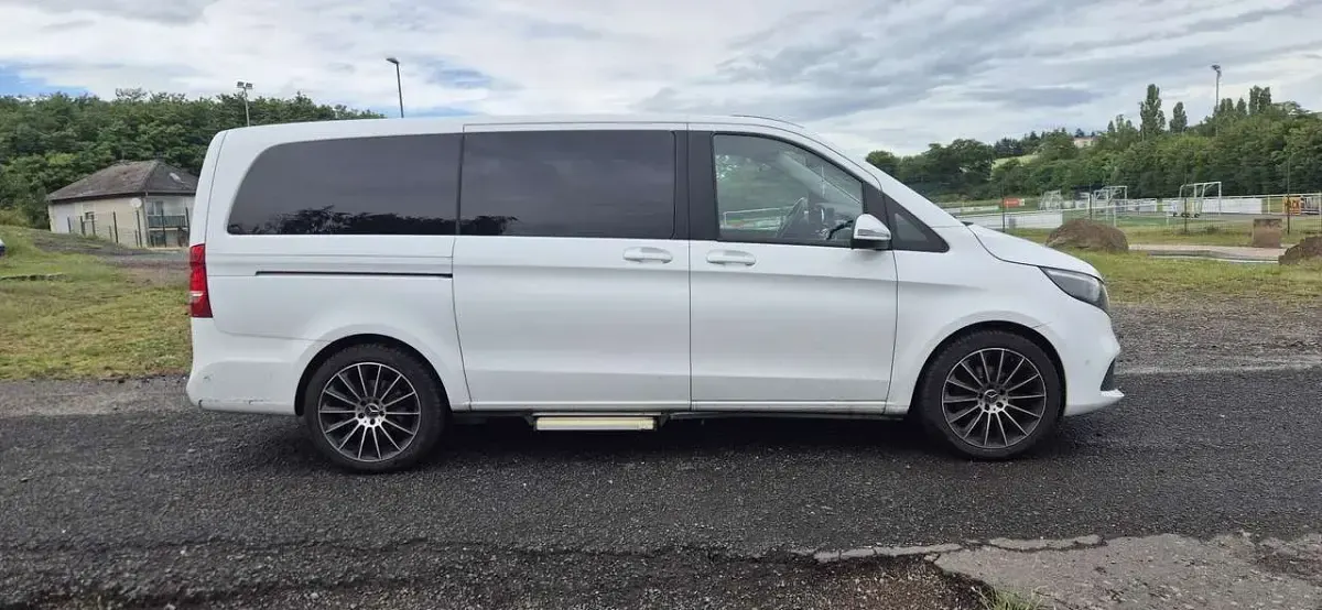 Gebraucht Mercedes V220 163 PS (119 kW) 2020 Weiß Van / Kleinbus