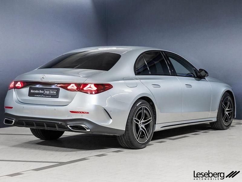 Gebraucht Mercedes E200 AMG 204 PS (150 kW) 2025 Lack hightechsilber Limousine