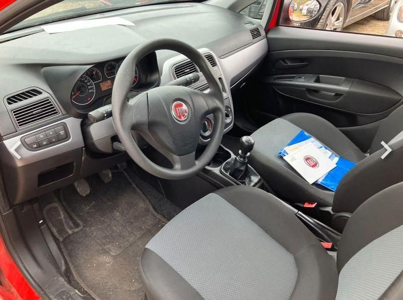 Gebraucht Fiat Grande Punto 65 PS (47 kW) 2010 Rot Kleinwagen