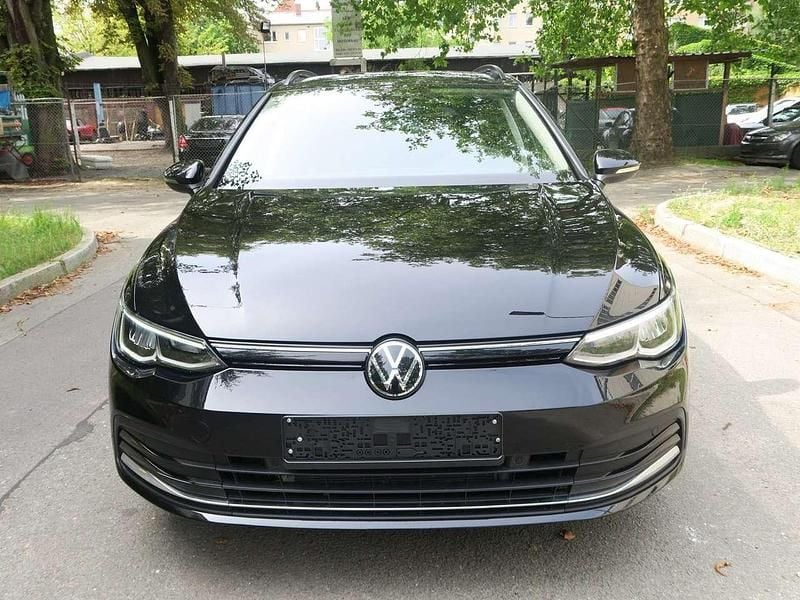 Gebraucht VW Golf VIII Life 131 PS (96 kW) 2022 Schwarz Kombi