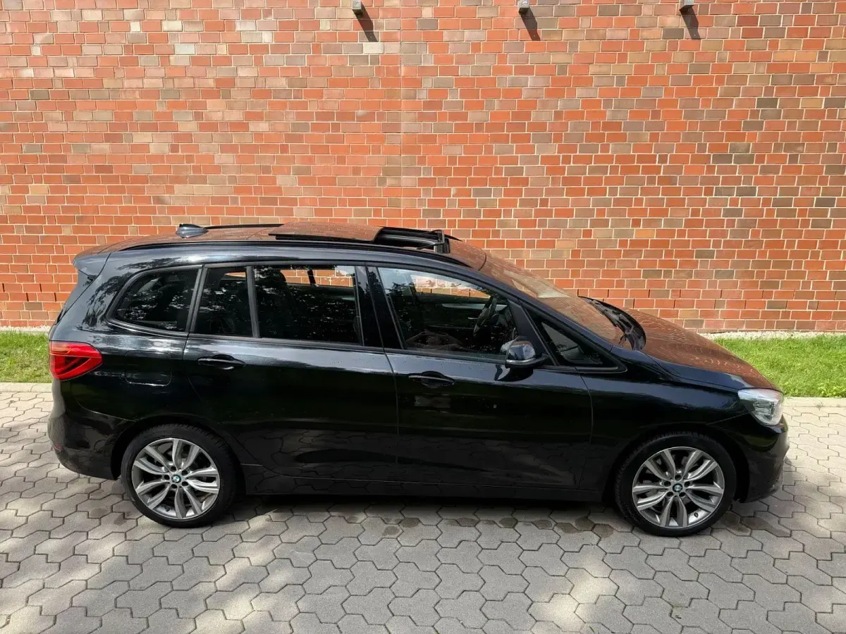 Gebraucht BMW 220 Advantage 190 PS (139 kW) 2018 Schwarz Van / Kleinbus
