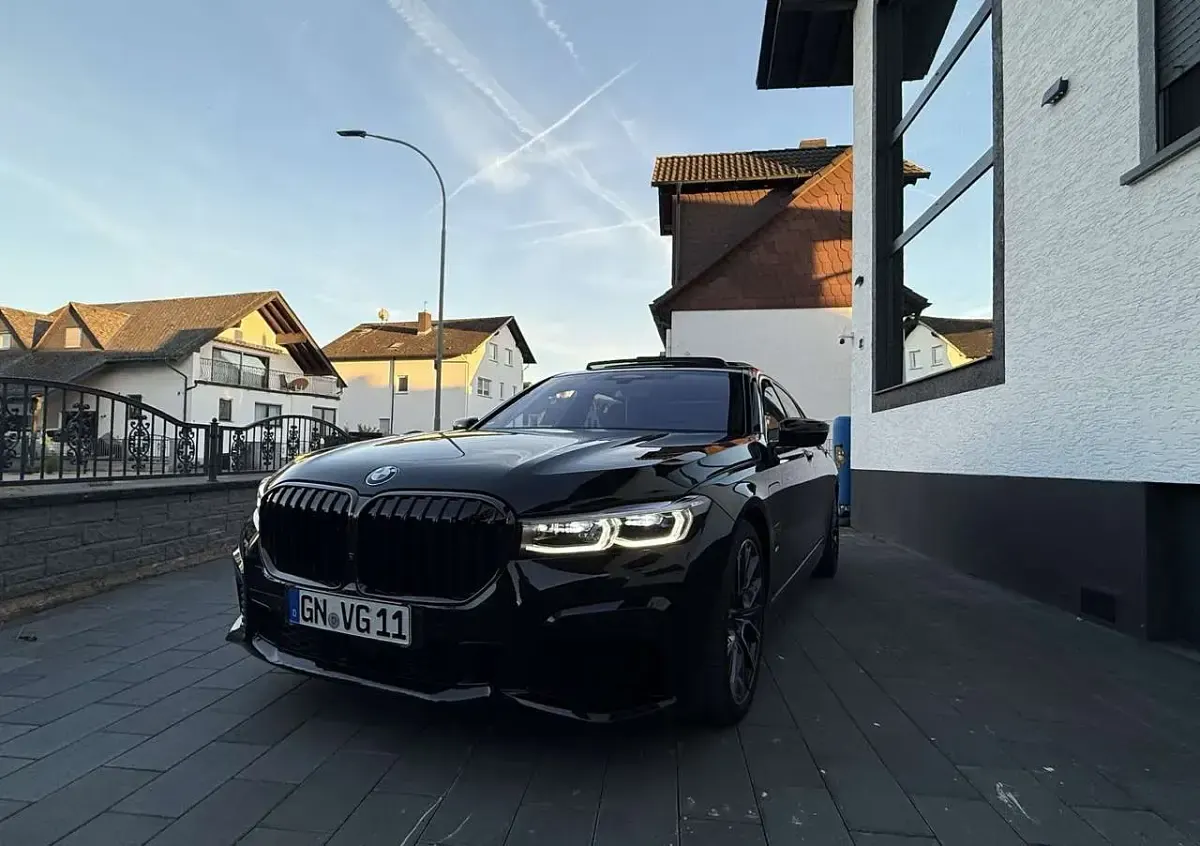 Gebraucht BMW 745 M Sport 286 PS (210 kW) 2021 Schwarz Limousine