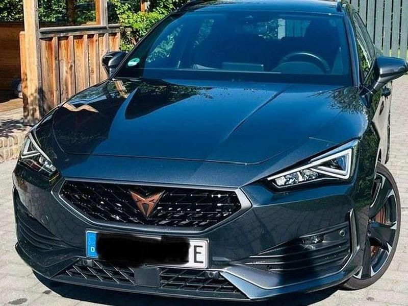 Grau Gebraucht 2022 Cupra Leon VZ Kombi | 24.900 € (Superpreis) - Bild 1/4