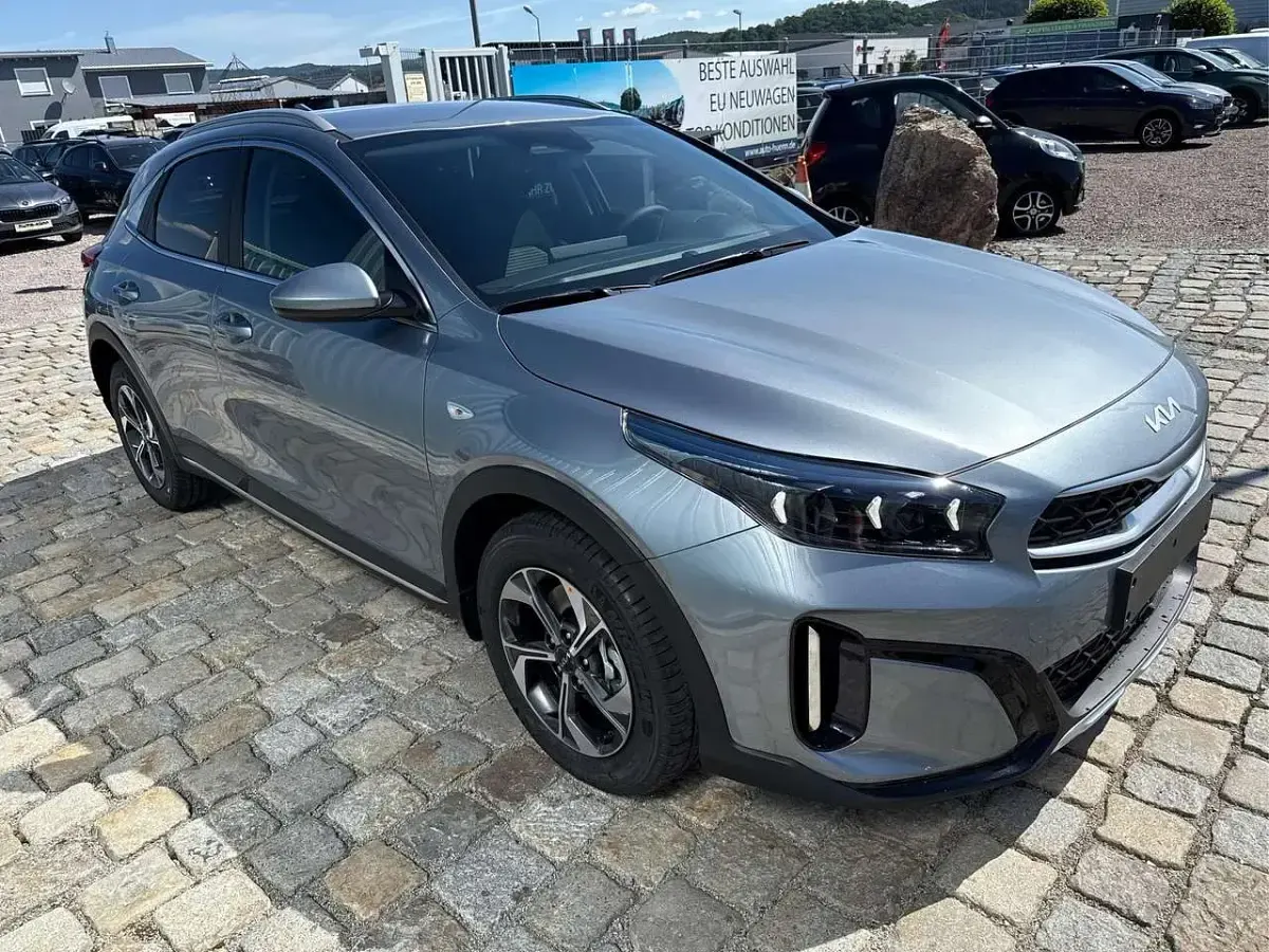 Neu Kia XCeed Style 150 PS (110 kW) 2026 Lunarsilber metallic SUV