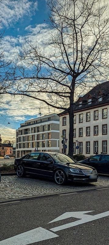 Second-hand VW Phaeton 239 CP (175 kW) 2012 Negru Berlinǎ