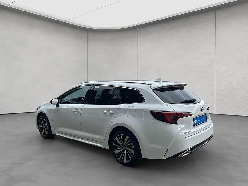 Neu Toyota Corolla 133 PS (97 kW) 2025 Dynamic grey metallic Kombi