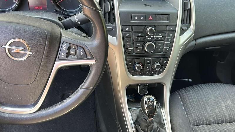 Schwarz Gebraucht 2011 Opel Astra Selection Kombi | 2.300 € (Guter Preis) - Bild 1/4