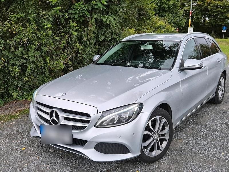 Silber Gebraucht 2016 Mercedes C180 Kombi | 15.500 € - Bild 1/4