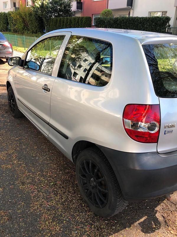 Second-hand VW Fox 55 CP (40 kW) 2007 Gri Hatchback