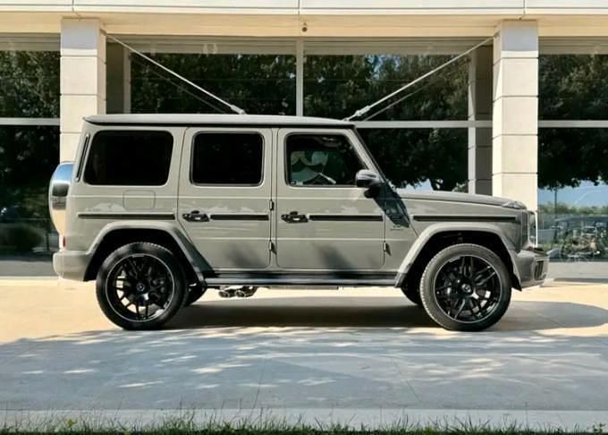 Grau Gebraucht 2024 Mercedes G63 AMG AMG SUV | 255.000 € - Bild 1/4