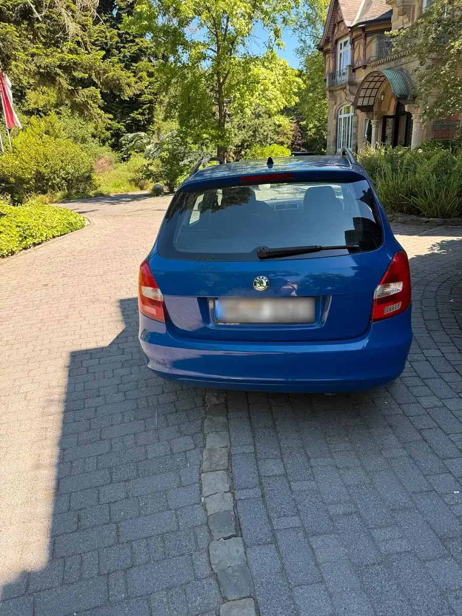 Używany Skoda Fabia 60 KM (44 kW) 2008 Niebieski Kombi