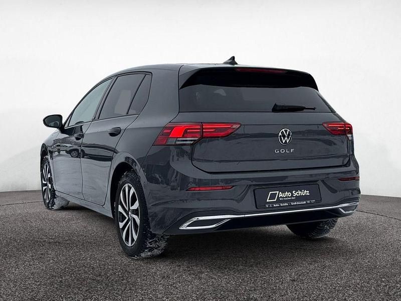 Gebraucht VW Golf VIII Active 150 PS (110 kW) 2023 Grau Limousine