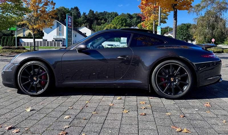 Grau Gebraucht 2013 Porsche 911 Carrera S Coupé | 89.911 € (Etwas zu teuer) - Bild 1/4
