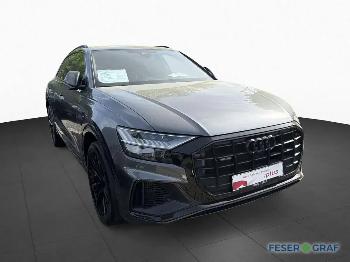 Gebraucht Audi Q8 Ambiente 381 PS (280 kW) 2023 Grau SUV