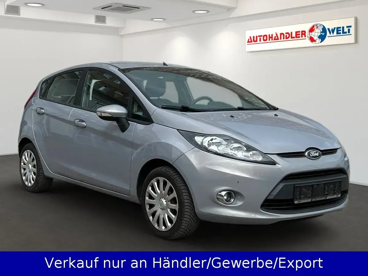 Gebraucht Ford Fiesta 82 PS (60 kW) 2011 Dark micastone Kleinwagen