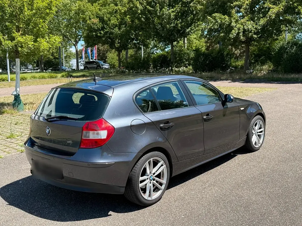 Gebraucht BMW 116 122 PS (89 kW) 2006 Grau Kleinwagen