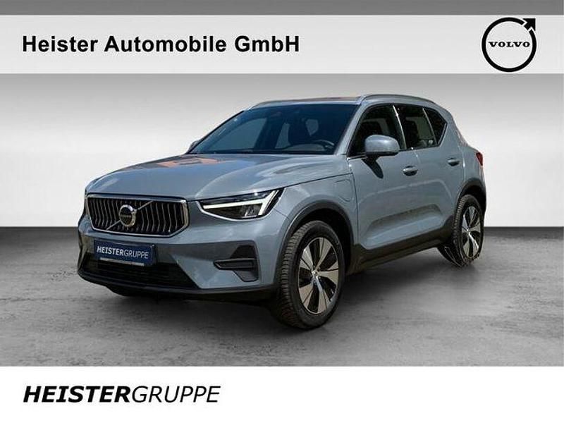 Grau Gebraucht 2022 Volvo XC40 Core SUV | 34.890 € (Fairer Preis) - Bild 1/4