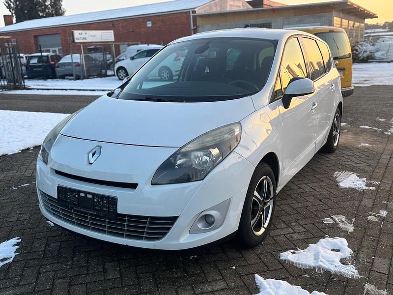 Weiß Gebraucht 2011 Renault Mégane Limousine | 3.450 € (Fairer Preis) - Bild 1/4