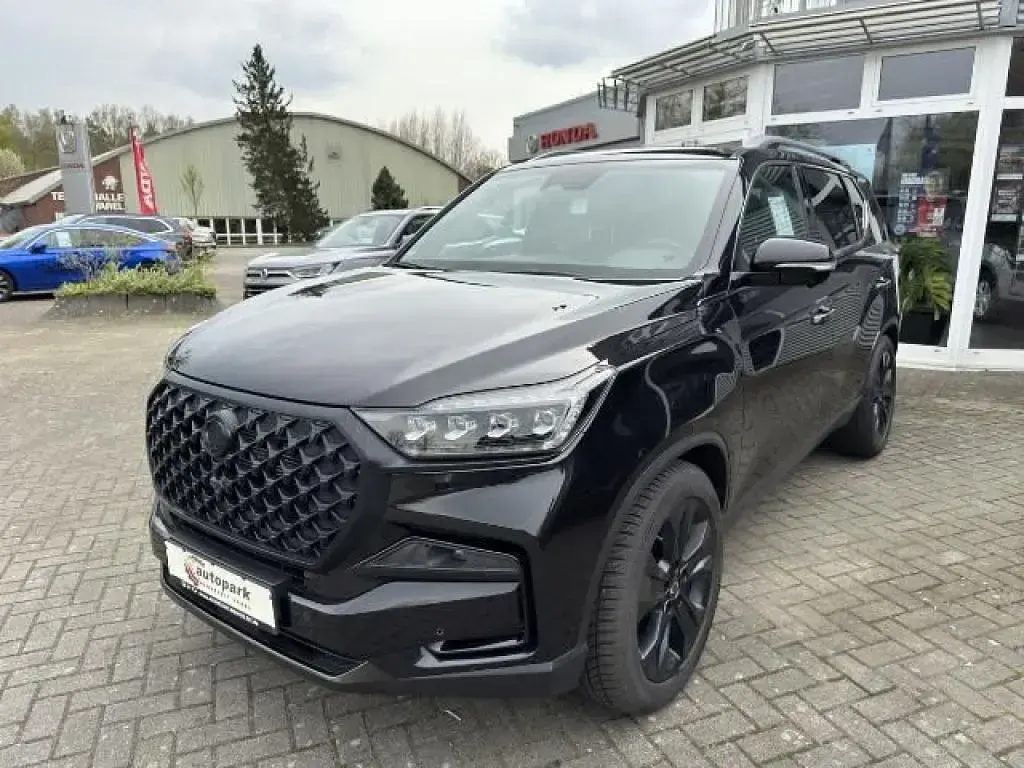 Gebraucht SsangYong Rexton Sapphire 203 PS (149 kW) 2022 Space black (metallic) SUV